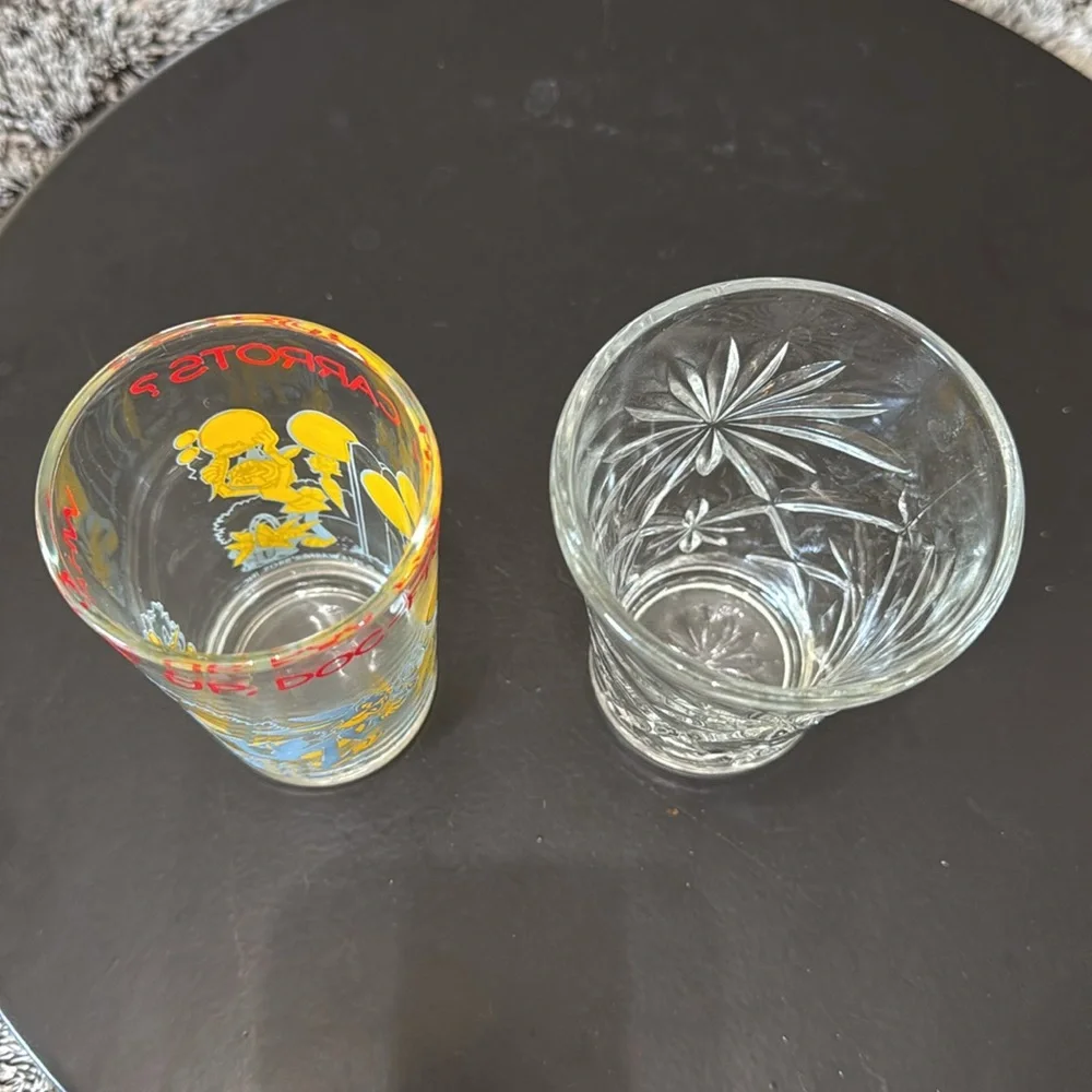 Vintage 1974 Warner Bros. Welchs Jelly Juice Glass featuring Bugs Bunny Cartoon‎
